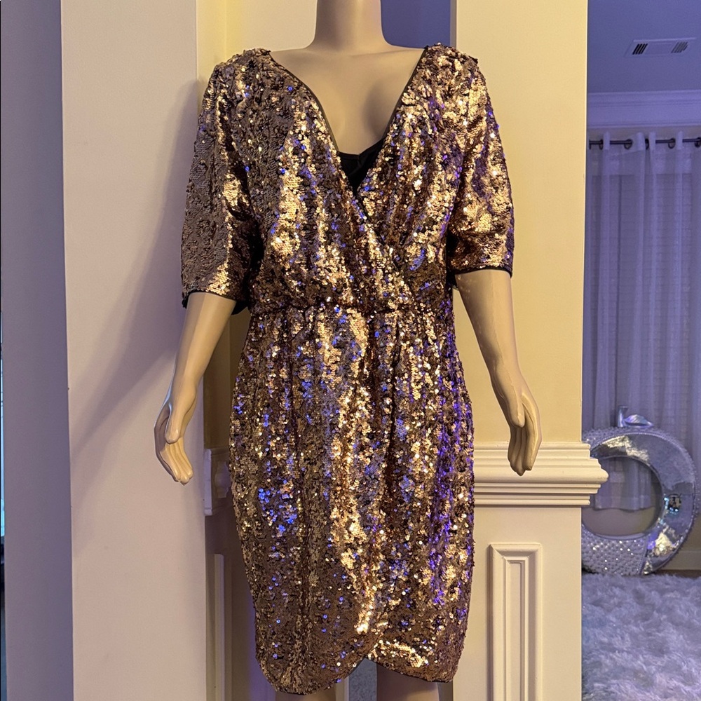 Elegant Gold Sequin Midi Dress